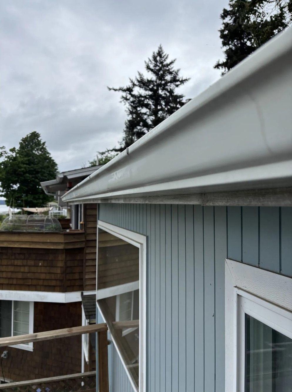 Clean gutter after cleaning